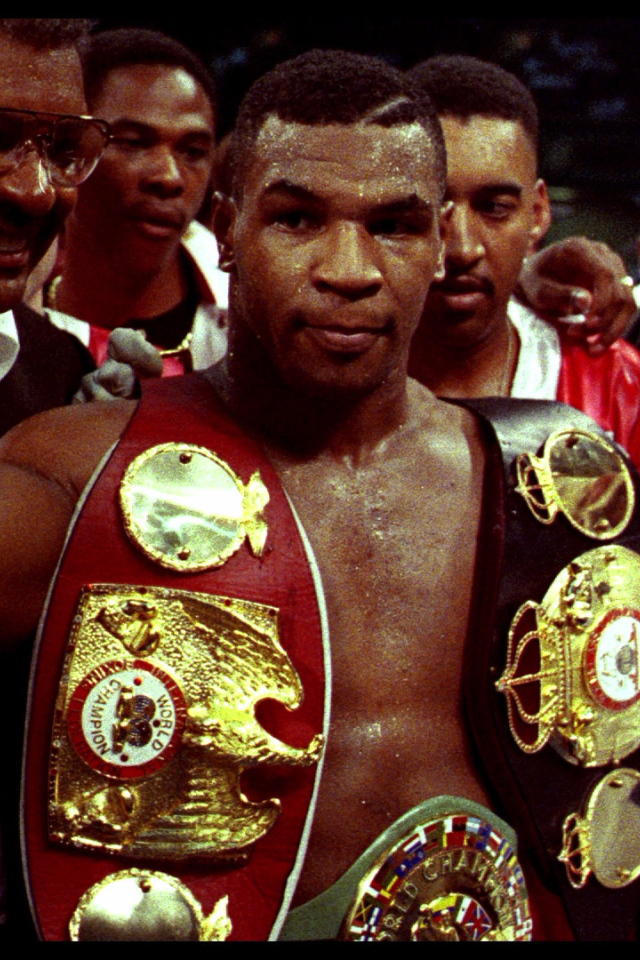 Железный Майк Тайсон и его призы