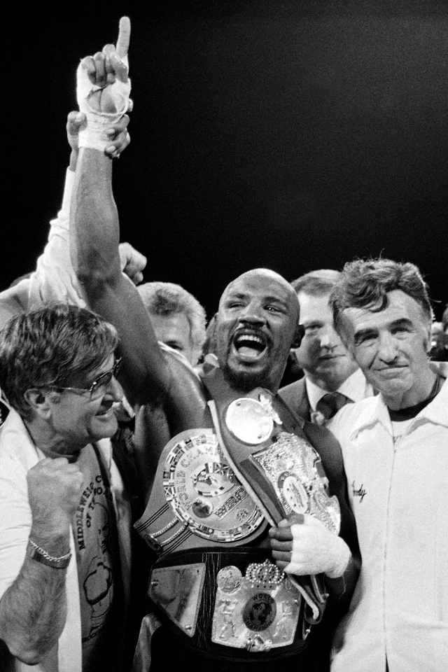 Легендарный боксер Томас Хернс выиграл чемпионат