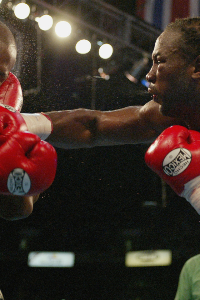 Legendary boxer Lennox vs Mike Tyson