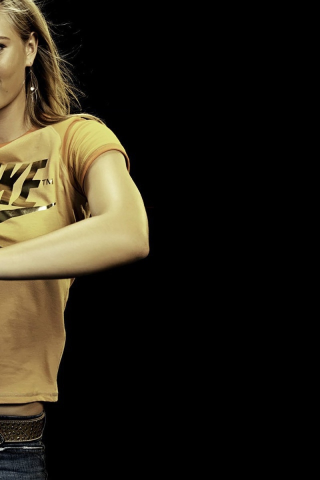 Теннисистка Мария Шарапова в майке Nike