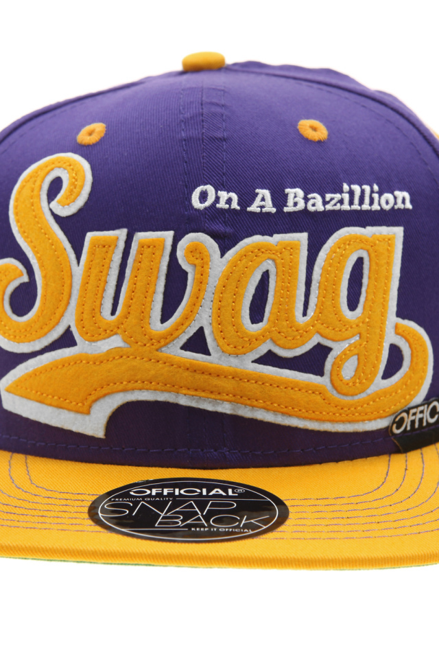 Фиолетовая кепка swag