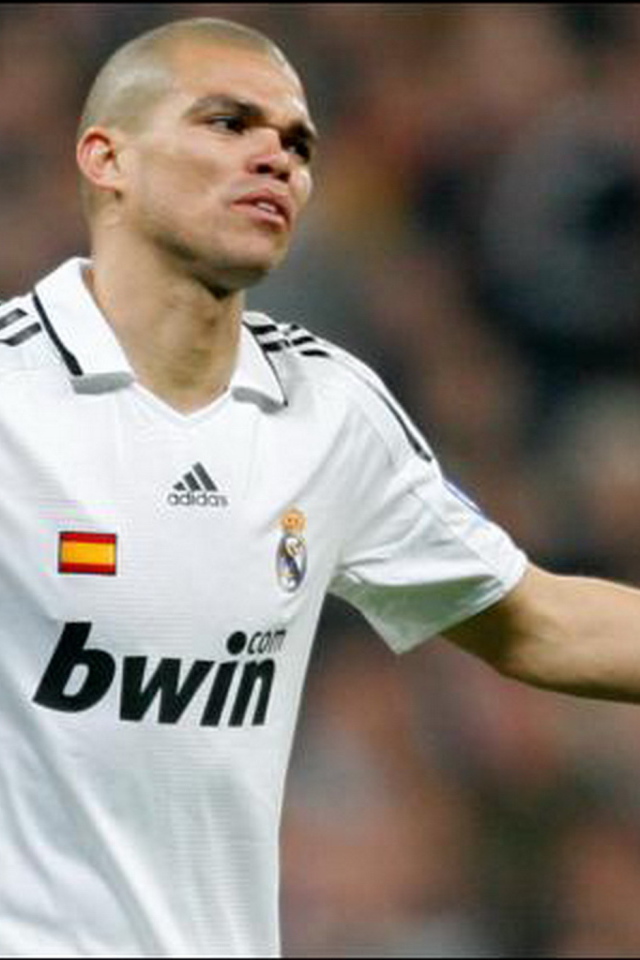 Real Madrid Pepe missed a shot