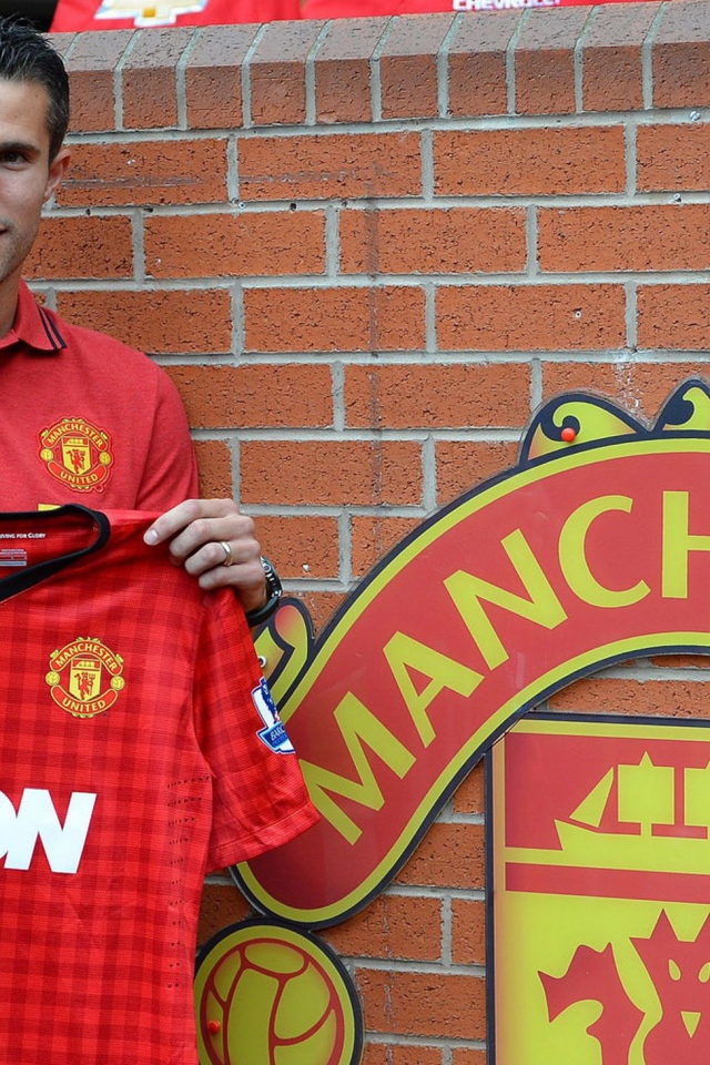 Нападавший игрок Манчестер Юнайтед Робин ван Перси