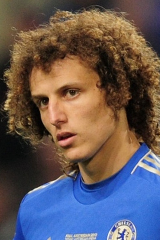 Лучший защитник Челси Давид Луис крупным планом