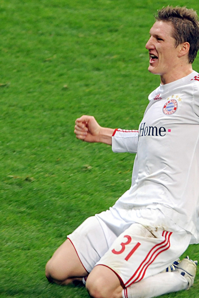 Лучший полузащитник Баварии Бастиан Швайнштайгер забил