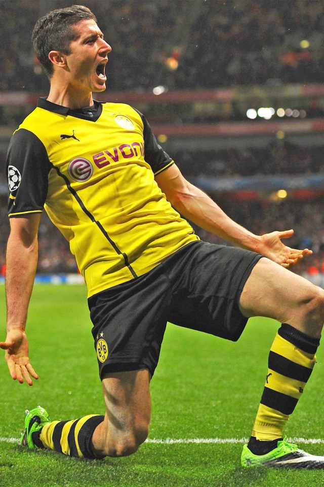 The best midfielder of Dortmund Henrikh Mkhitaryan