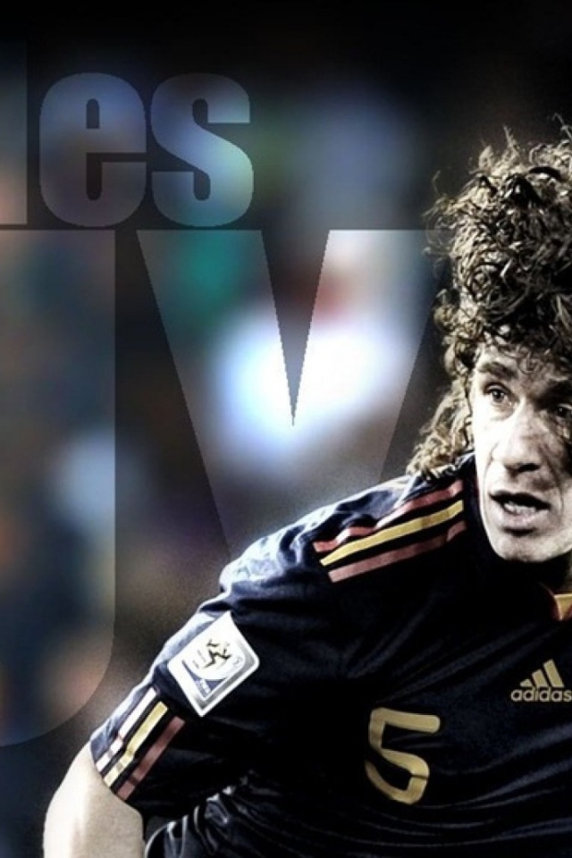 Защитник Барселоны Карлес Пуйоль