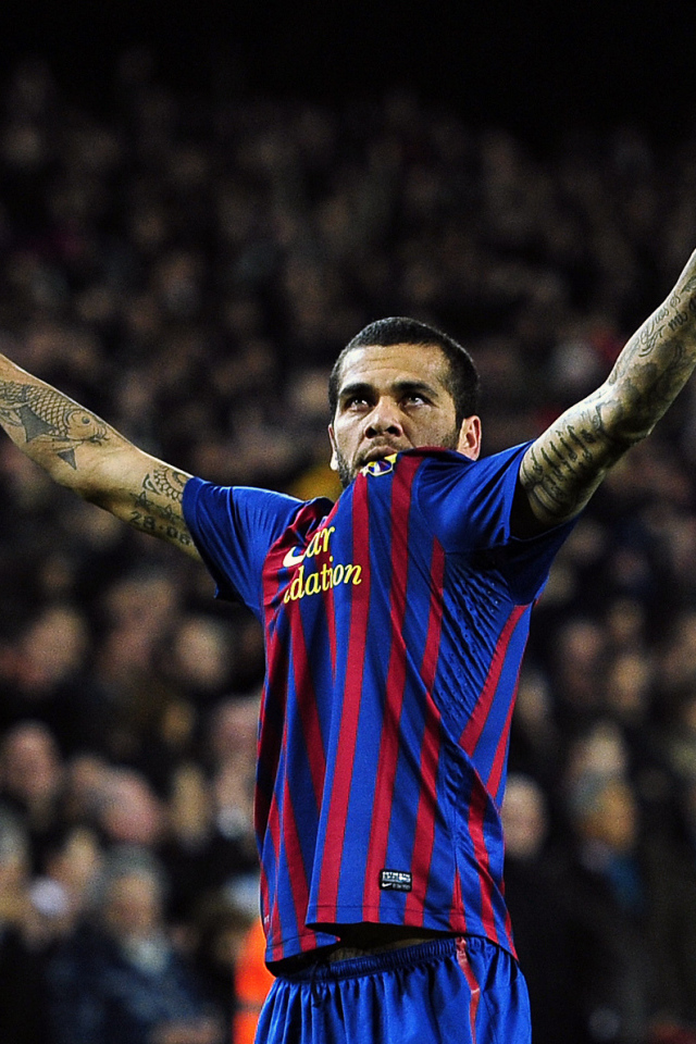 Футболист Барселоны Даниэл Алвес забил гол