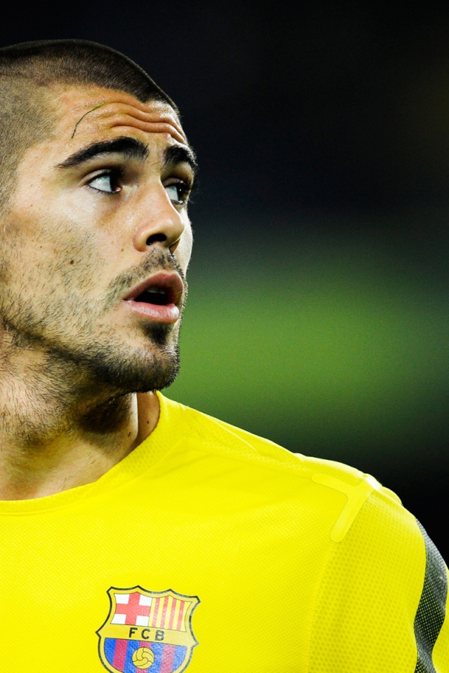 Футболист Барселоны Виктор Вальдес