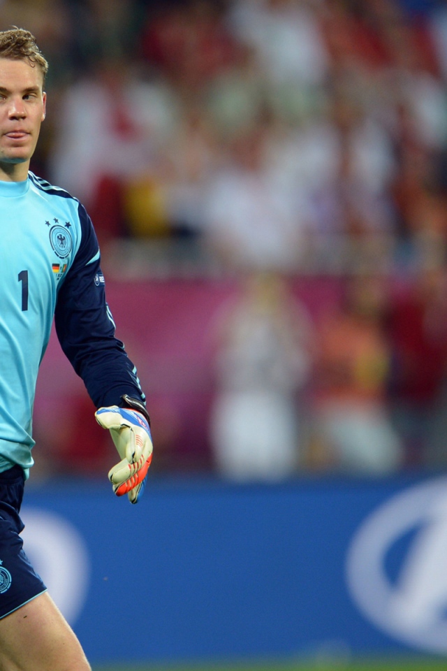  Футболист Баварии Мануэль Нойер