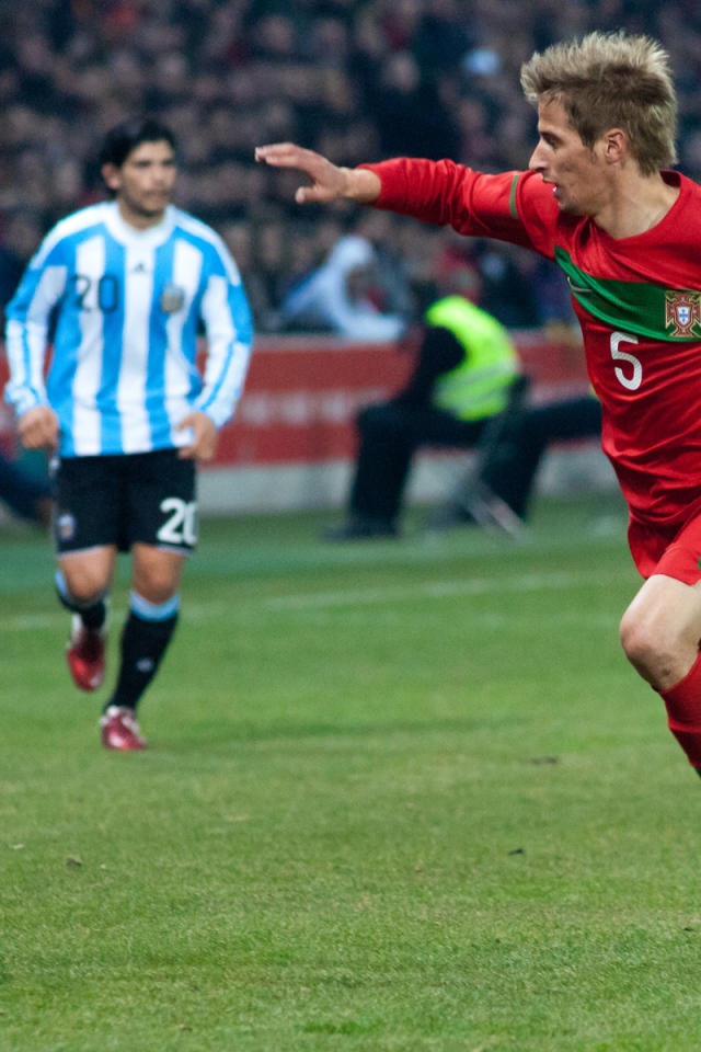 Футболист Реал Мадрид Фабиу Коэнтрау на поле