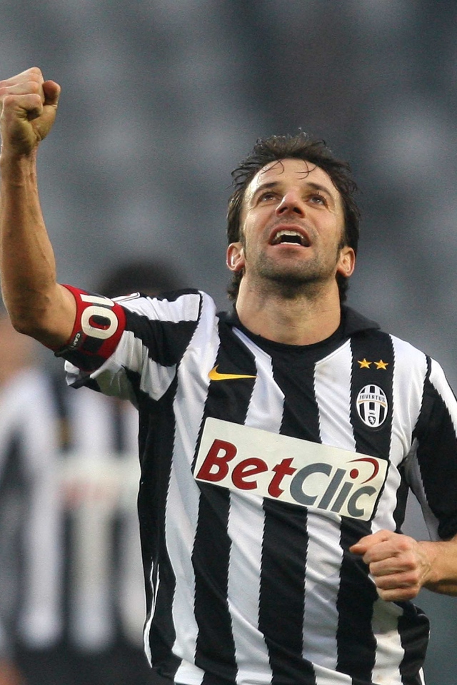 The football player of Sydney Alessandro Del Piero won the game