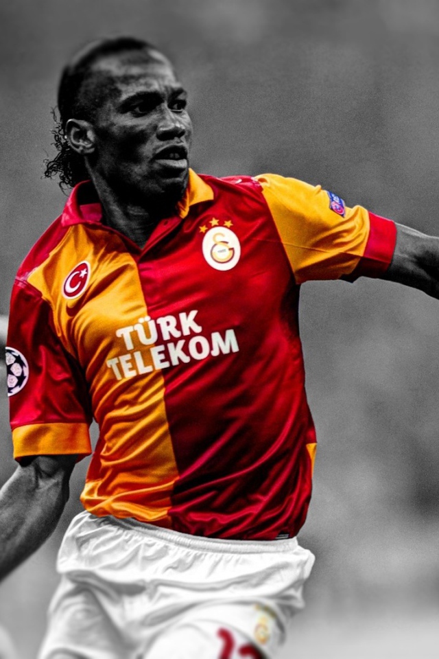  Нападающий Галатасарая Дидье Дрогба