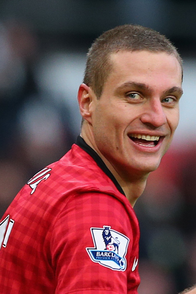 Незаменимый игрок Манчестер Юнайтед Неманья Видич забил гол