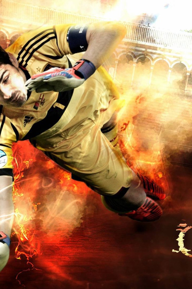 Игрок Реал Мадрида Икер Касильяс ловит мяч