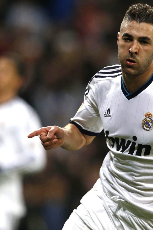  Игрок Реал Мадрида Карим Бензема после победы