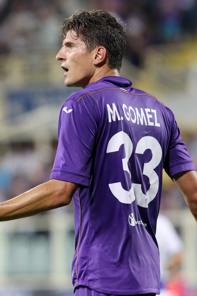 Игрок номер 23 из Фиорентина Марио Гомес