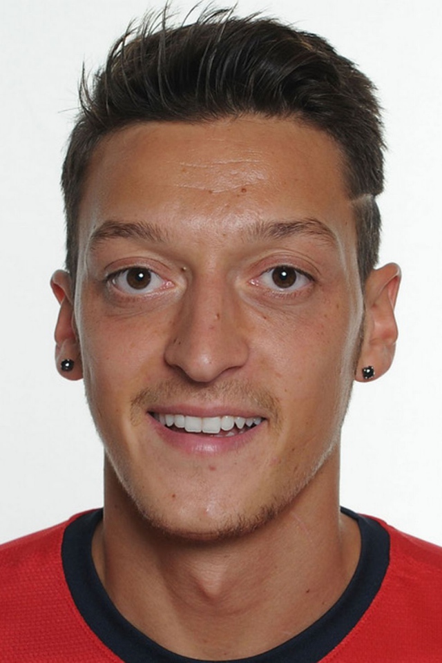 Игрок Арсенала Месут Озил крупным планом