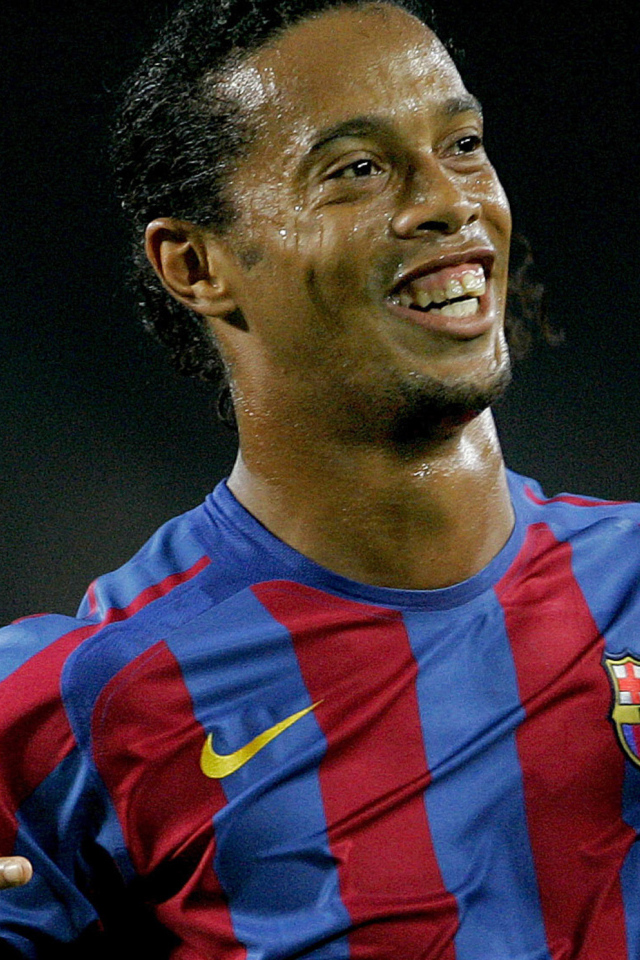 Игрок Атлетико Минейро Роналдиньо забил гол