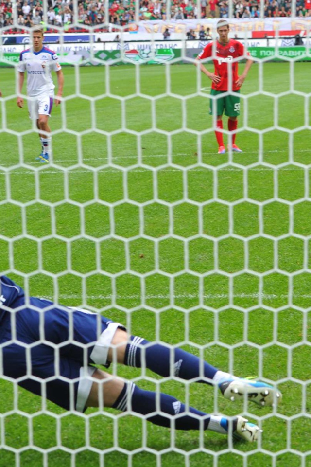 Игрок московского ЦСКА Игорь Акинфеев