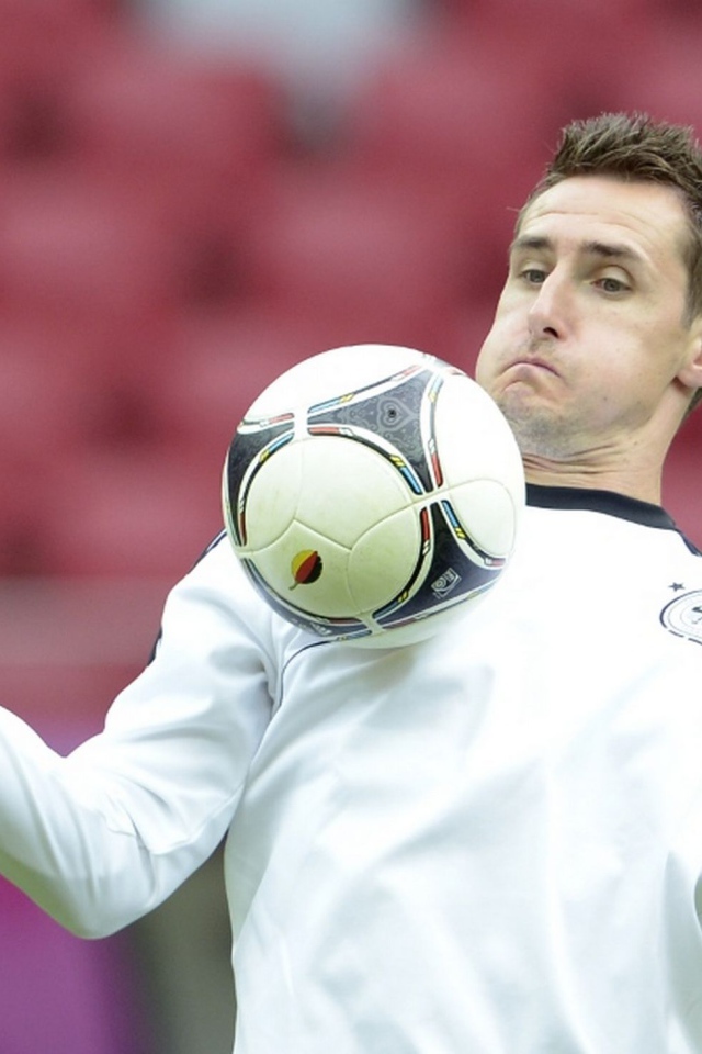 The player of Lazio Miroslav Klose catching a ball