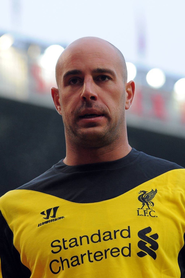 Игрок из Наполи Пепе Рейна