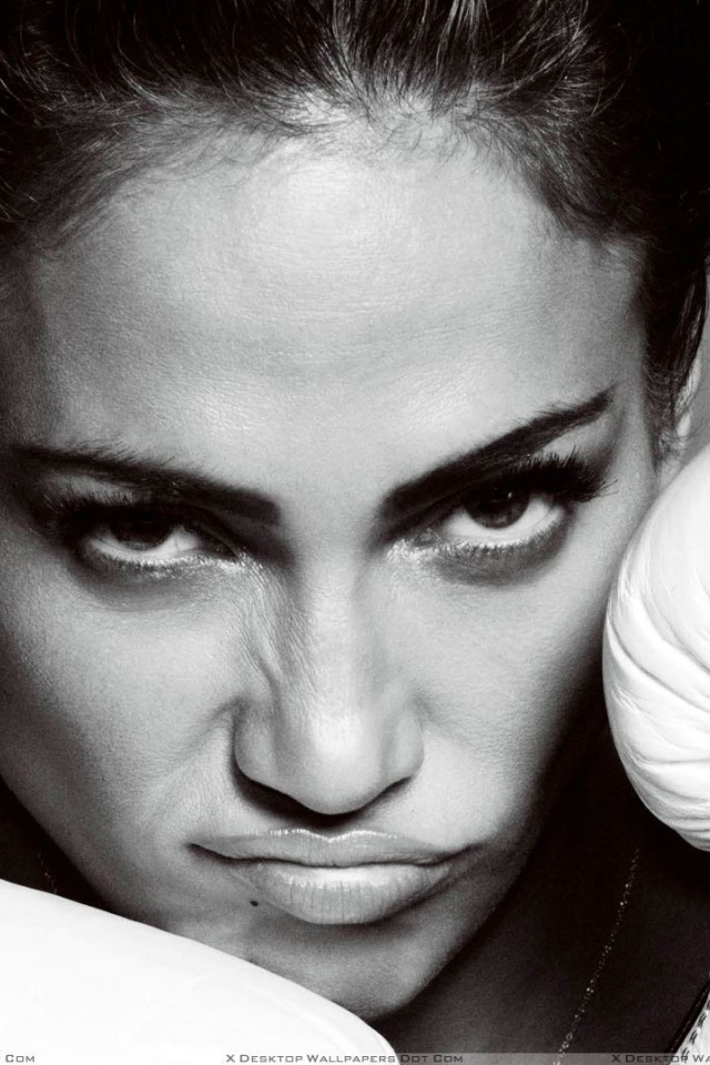 Дженнифер Лопес в боксёрских перчатках