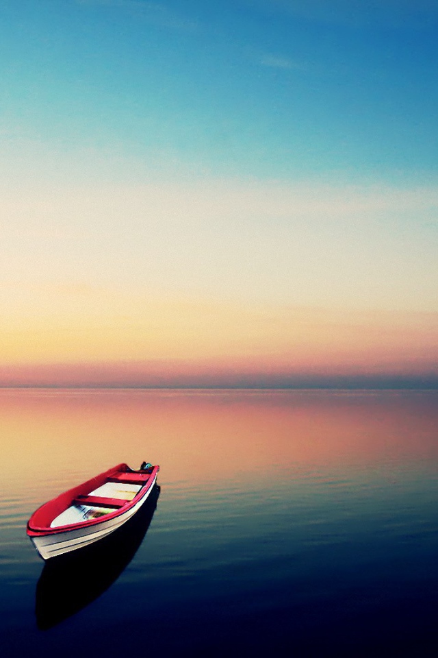 Фотография лодки на воде