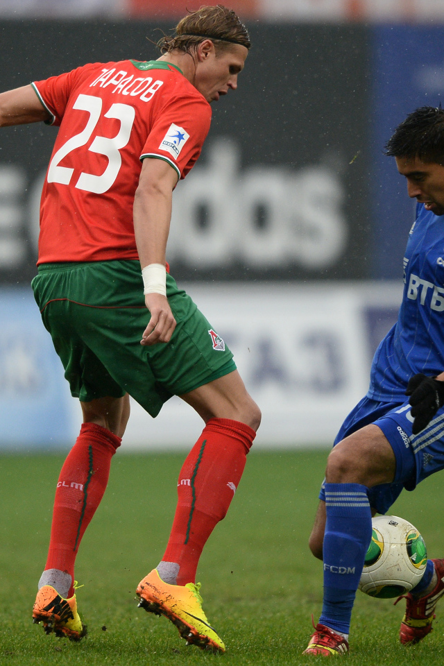 Полузащитник московского Локомотива Виталий Денисов