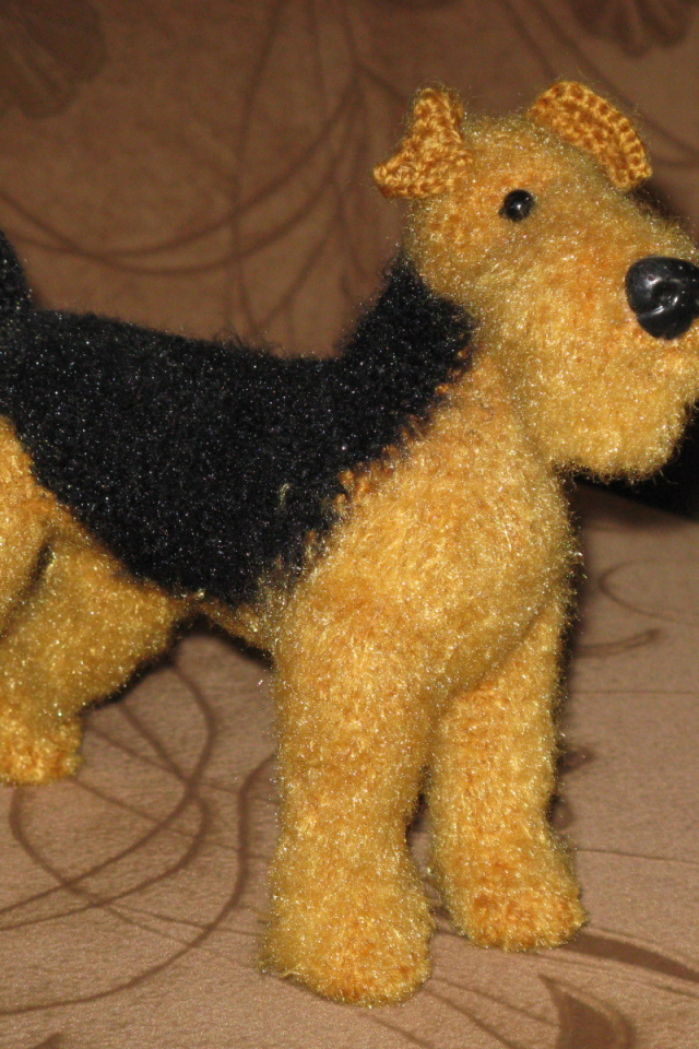 Игрушка вязаный эрдельтерьер