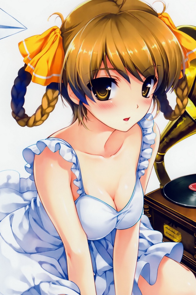 Девушка с патефоном