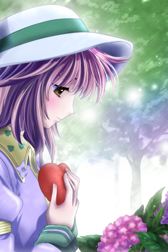 Девочка с сердечком в руках