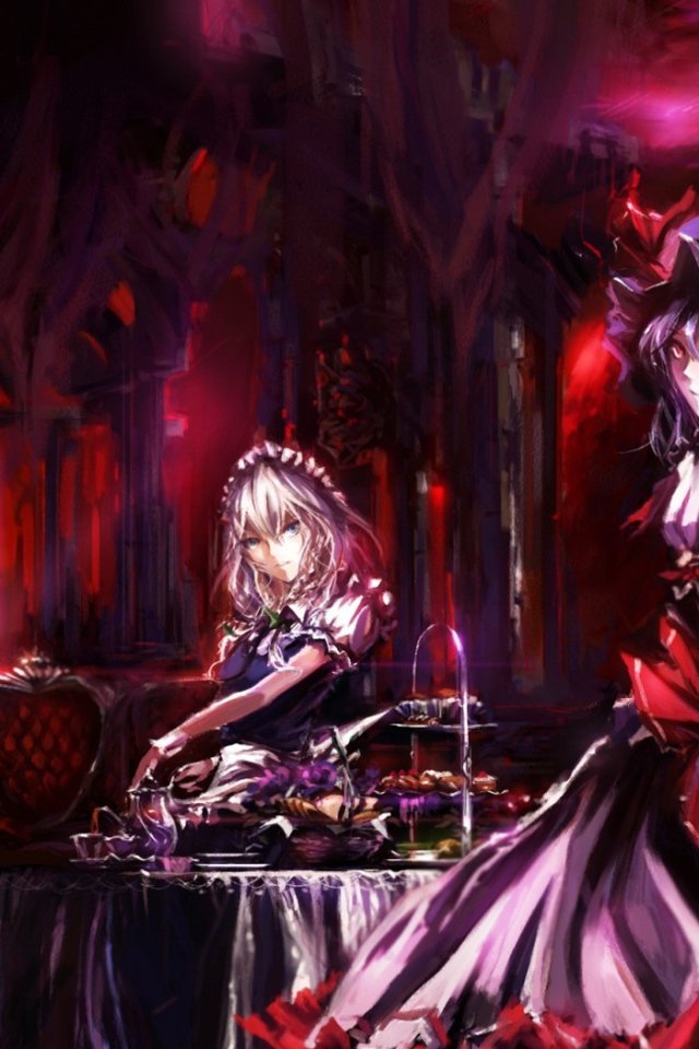 Девушки у стола