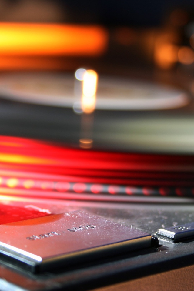 Проигрыватель виниловых пластинок