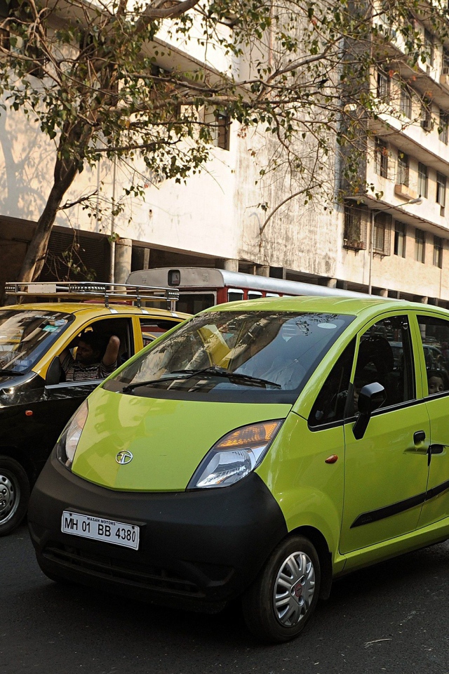 Новый автомобиль Tata Nano 2014