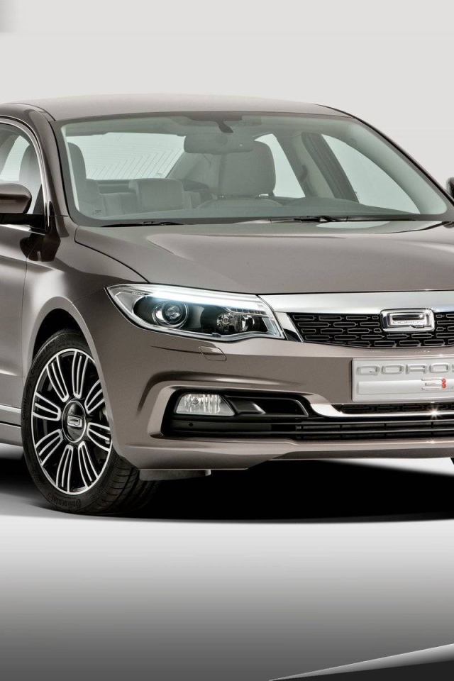 Надежная машина Qoros 3 2014