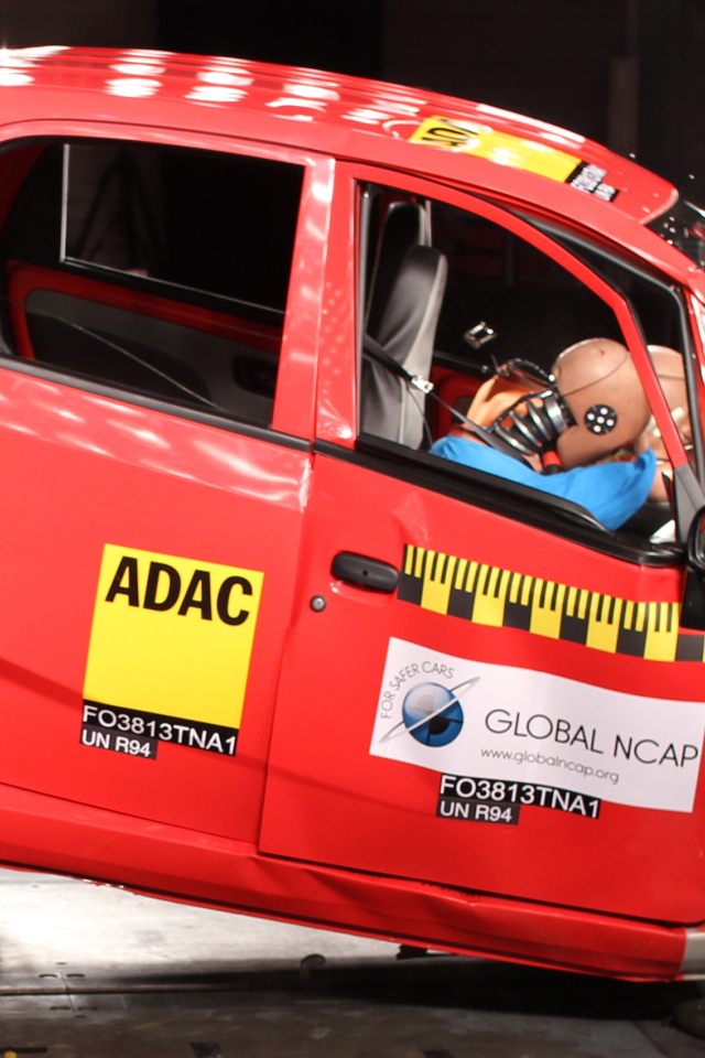 Тест драйв автомобиля Tata Nano 2014