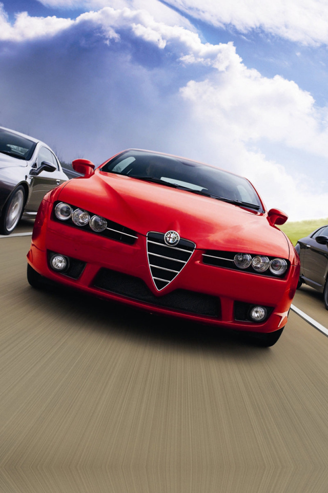 Красивый автомобиль Alfa Romeo brera