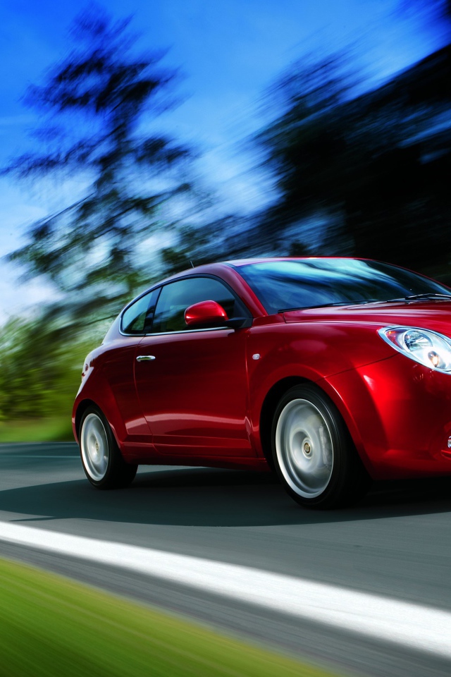 Красивый автомобиль Alfa Romeo mito
