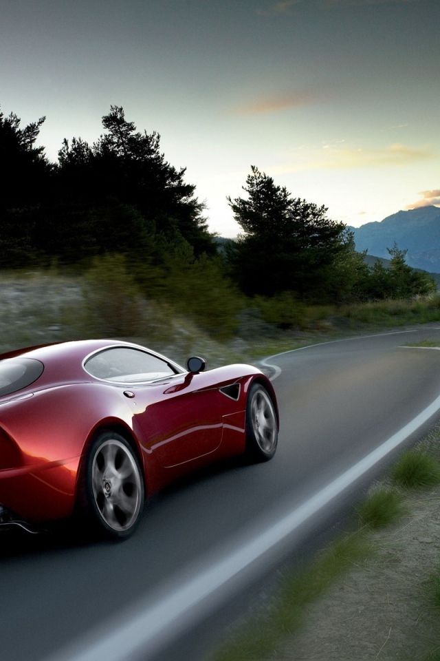 Дизайн автомобиля Alfa Romeo 8c competizione