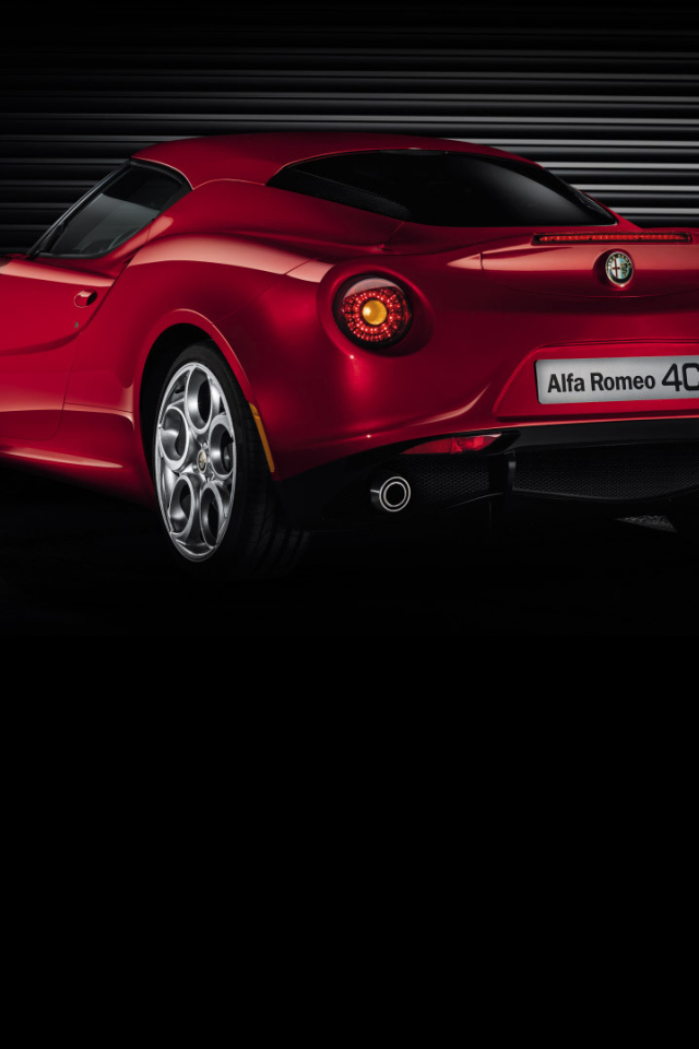 Новый автомобиль Alfa Romeo 4c