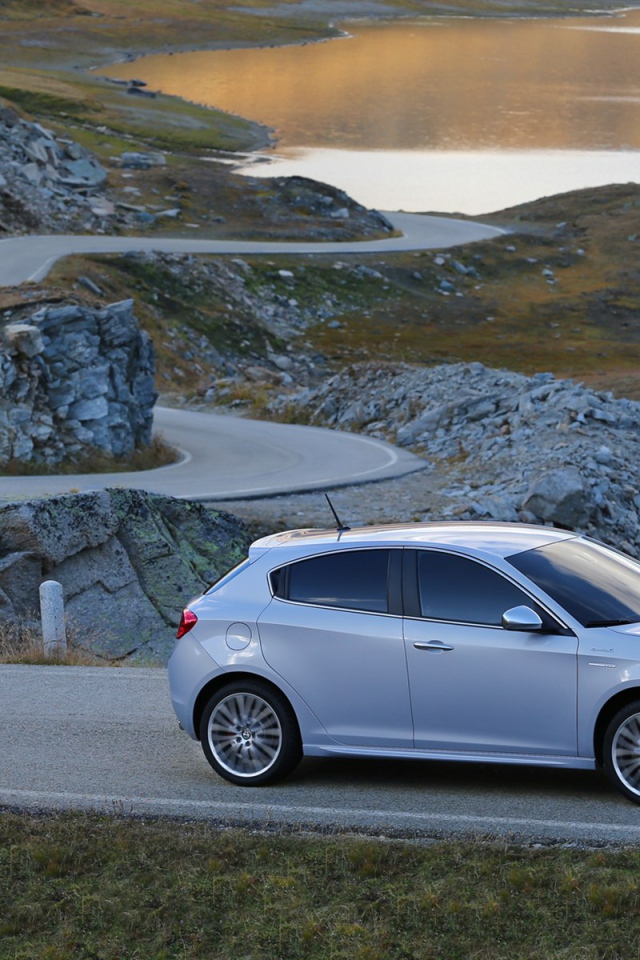 Фото автомобиля Alfa Romeo giulietta 2014