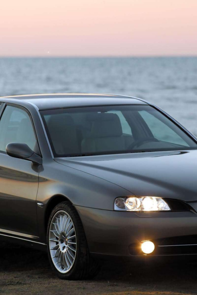 Надежный автомобиль Alfa Romeo 166