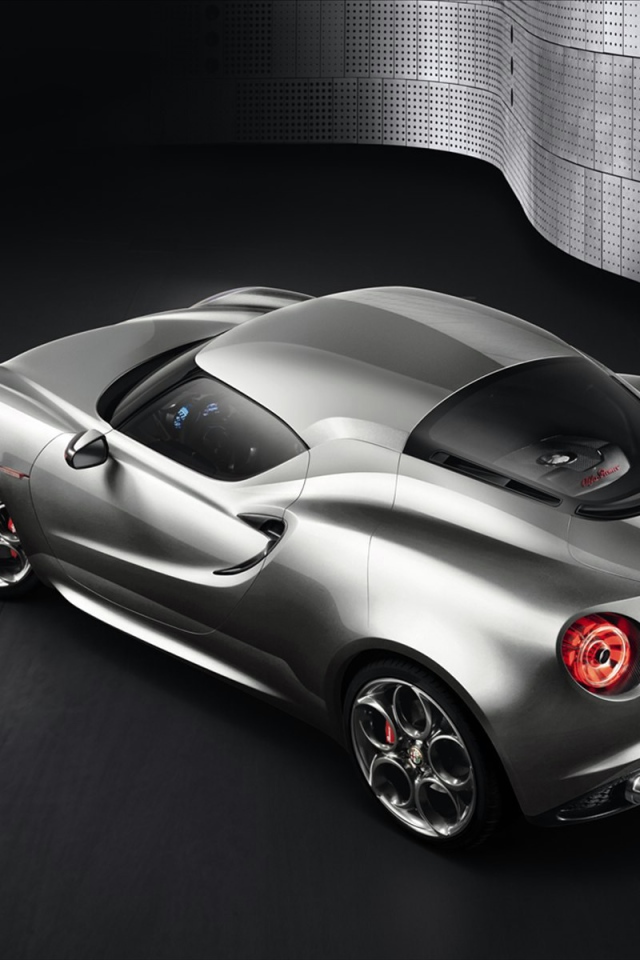 Надежный автомобиль Alfa Romeo 4c