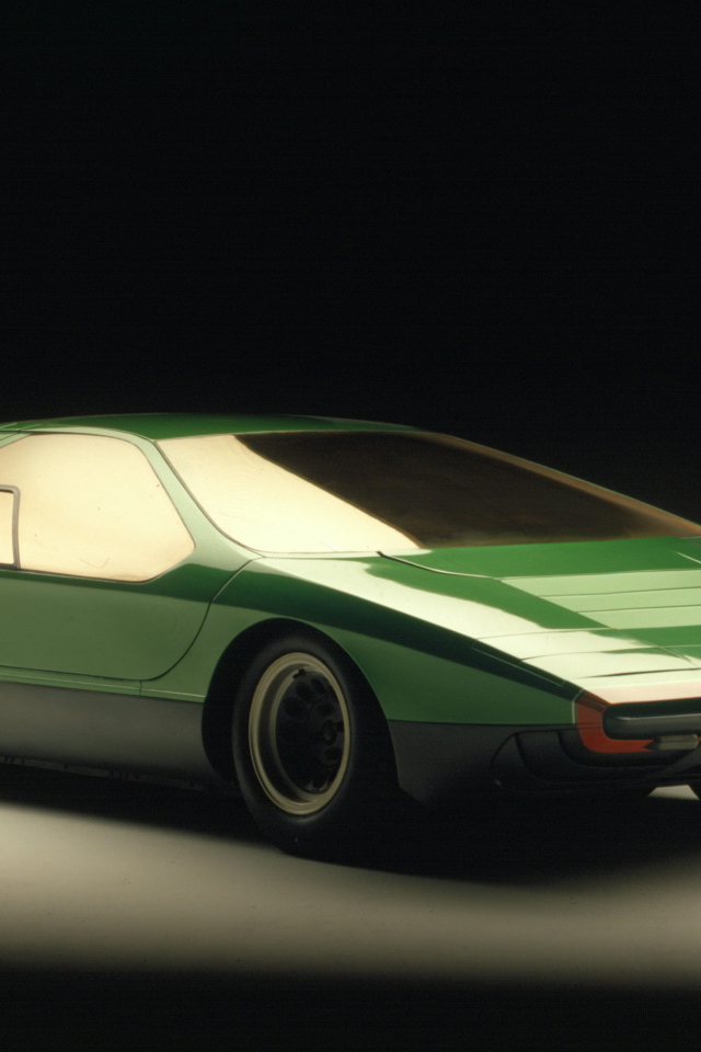 Надежный автомобиль Alfa Romeo carabo