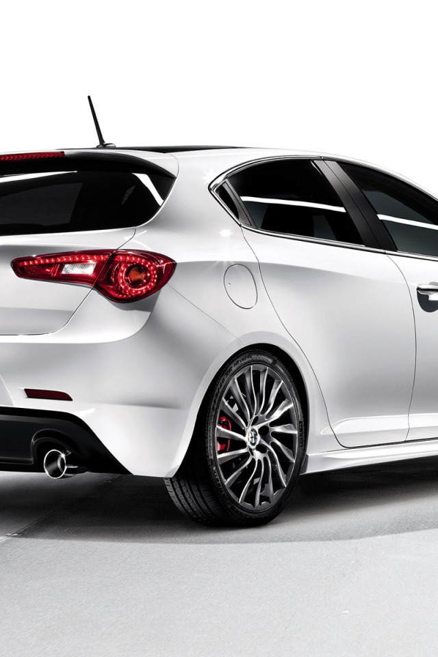 Надежная машина Alfa Romeo giulia