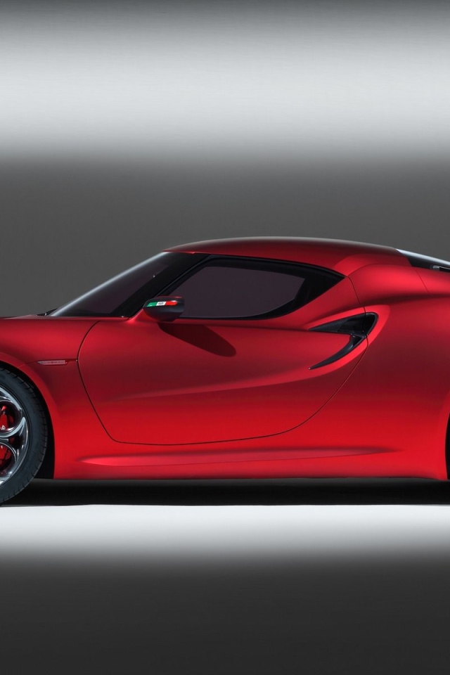 Новая машина Alfa Romeo 4c