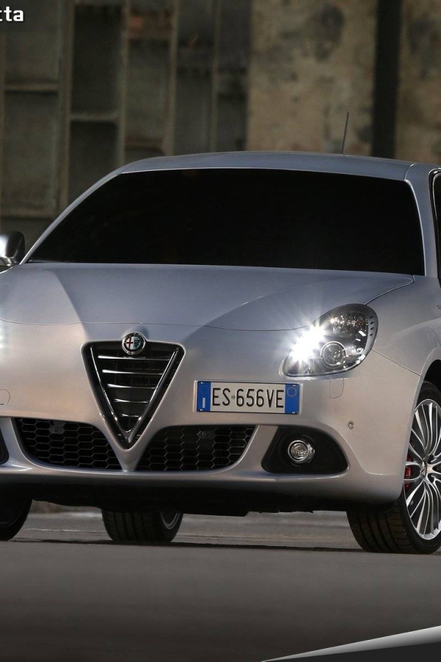 Новая машина Alfa Romeo giulietta 2014