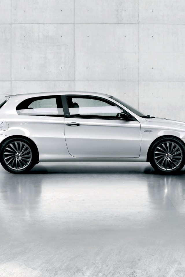 Надежный автомобиль Alfa Romeo 147