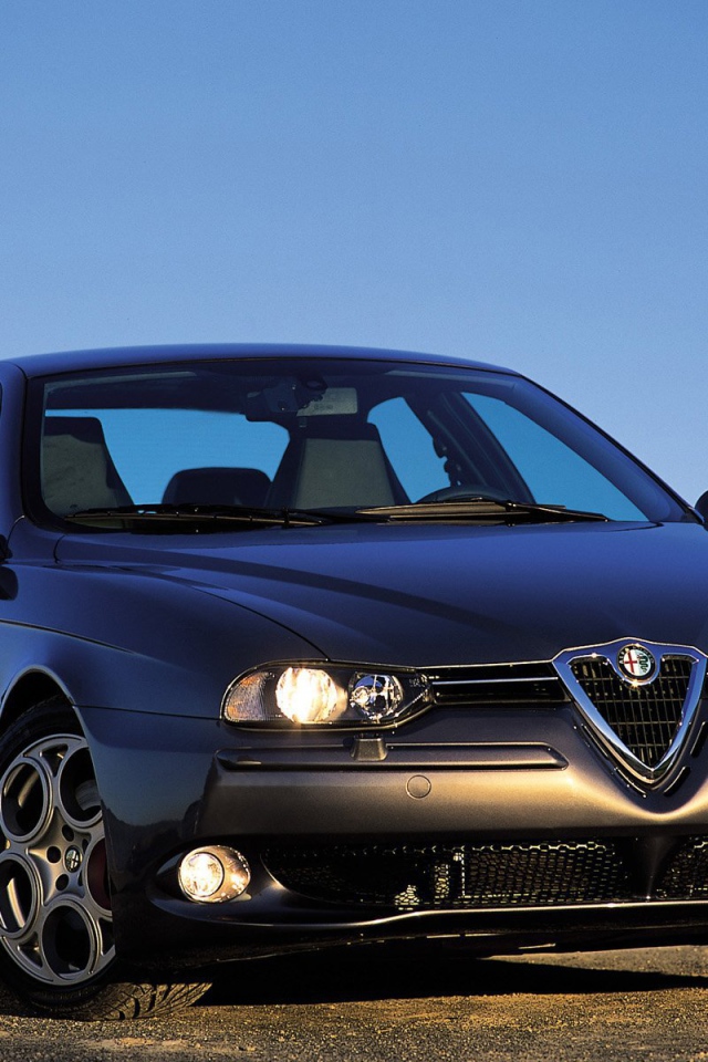 Надежный автомобиль Alfa Romeo 156